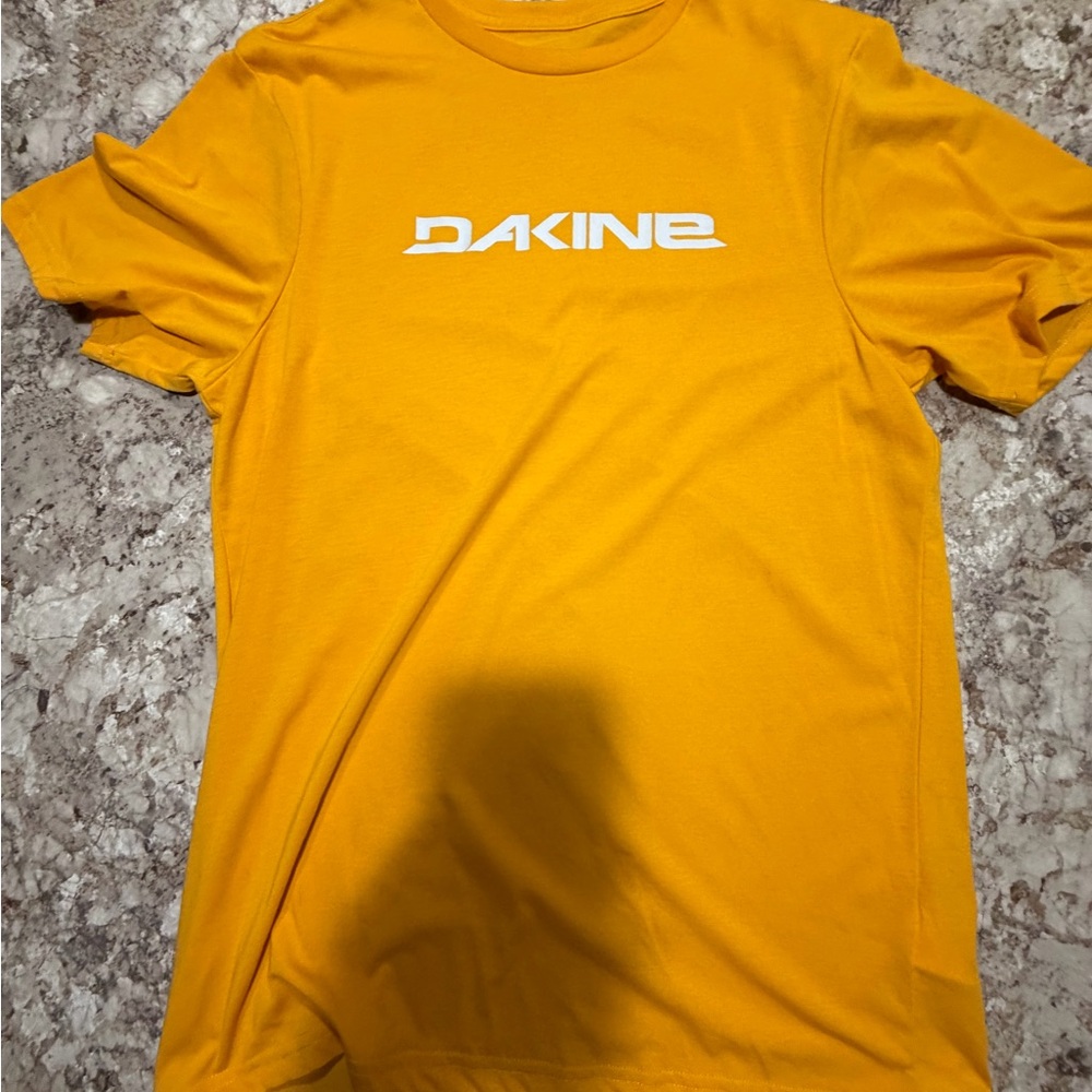 Dakine Golden Tee